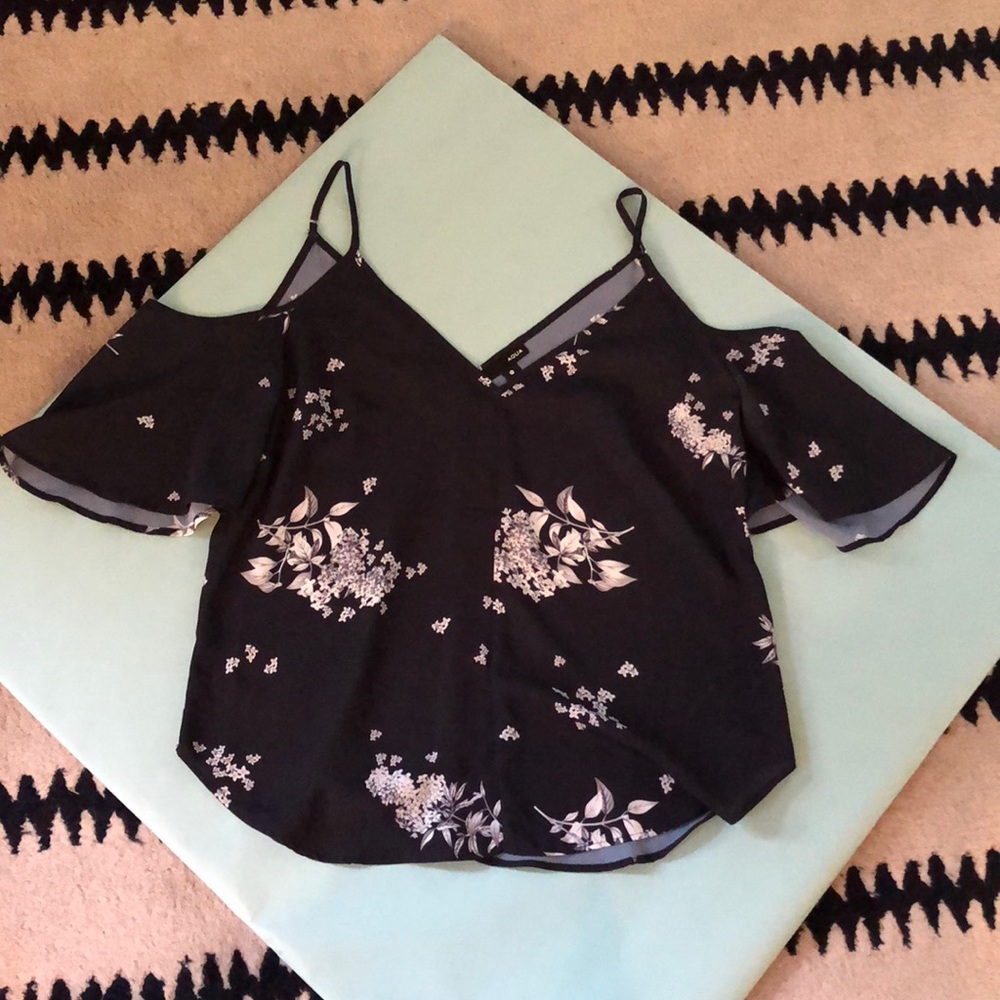 Aqua navy/white floral cold shoulder top!